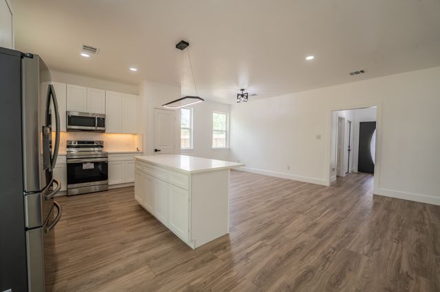 103 Ross Street W, Sulphur Springs, TX 75482