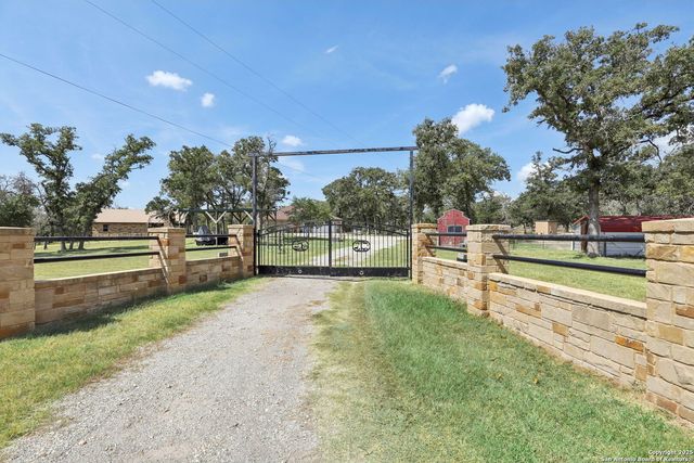 110 High Sierra, Seguin, TX 78155