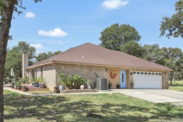 110 High Sierra, Seguin, TX 78155