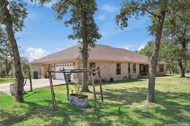 110 High Sierra, Seguin, TX 78155
