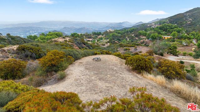 14613 Yerba Buena Road, Malibu, CA 90265