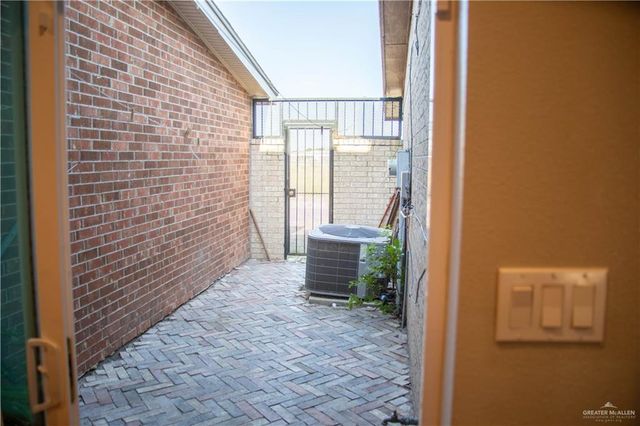 2409 S 41st Street, Mcallen, TX 78503