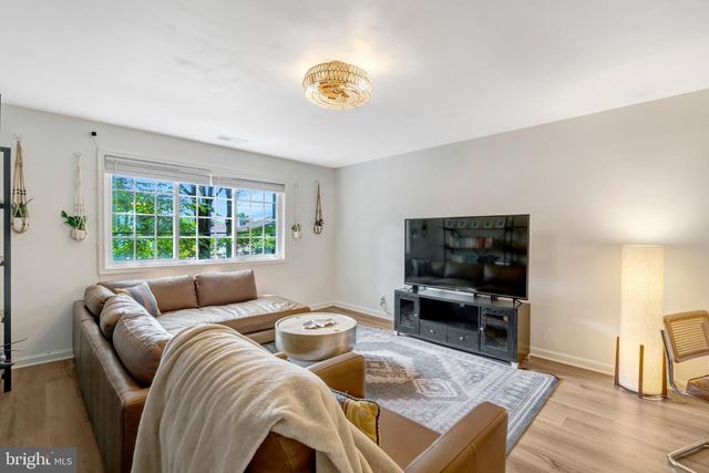 1281 N VAN DORN ST, Alexandria, VA 22304