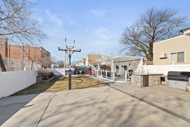 120-44 192nd Street, Saint Albans, NY 11412