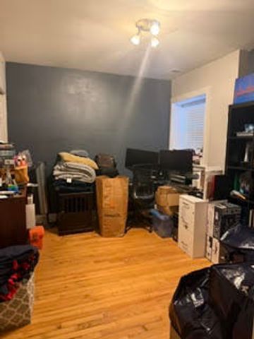 902 W AGATITE Avenue T, Chicago, IL 60640
