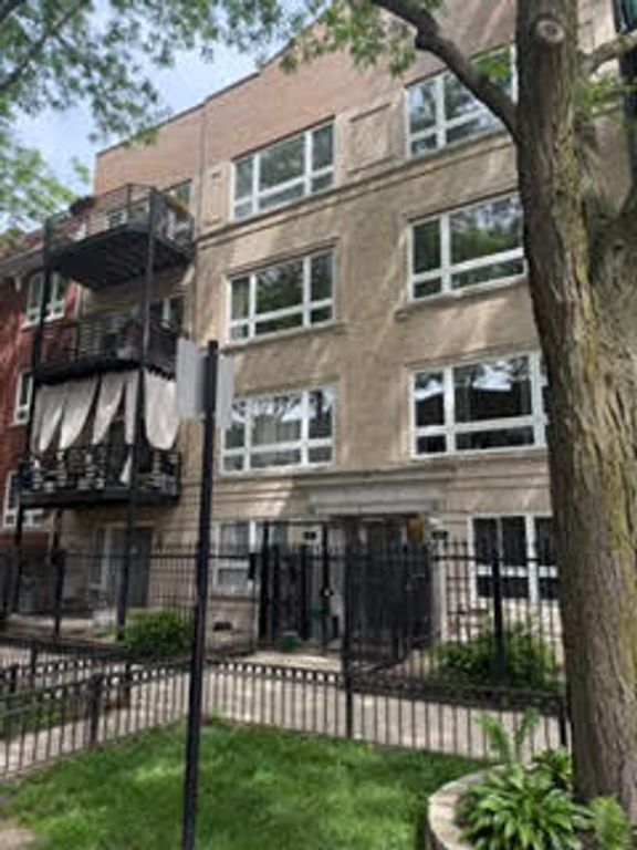 902 W AGATITE Avenue T, Chicago, IL 60640