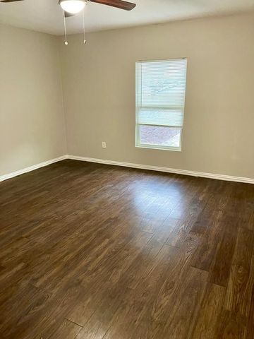 2735 Purington Avenue 101-20, Fort Worth, TX 76103