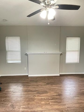 2735 Purington Avenue 101-20, Fort Worth, TX 76103