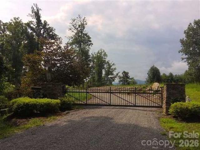 000 High Peak Drive 2, Green Mountain, NC 28740