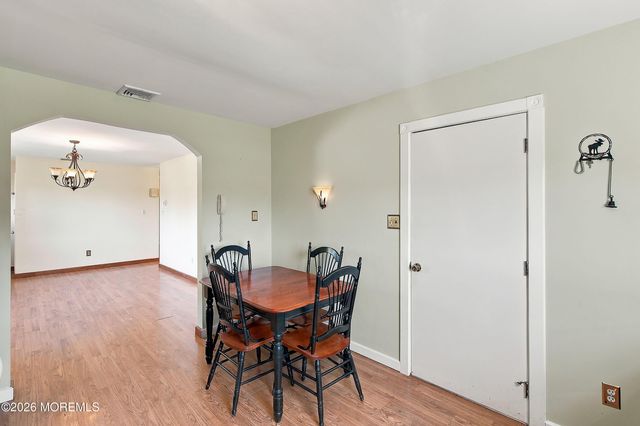 32 Arneytown Hornerstown Road, Cream Ridge, NJ 08514