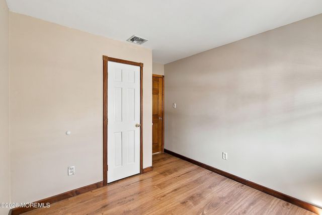 32 Arneytown Hornerstown Road, Cream Ridge, NJ 08514