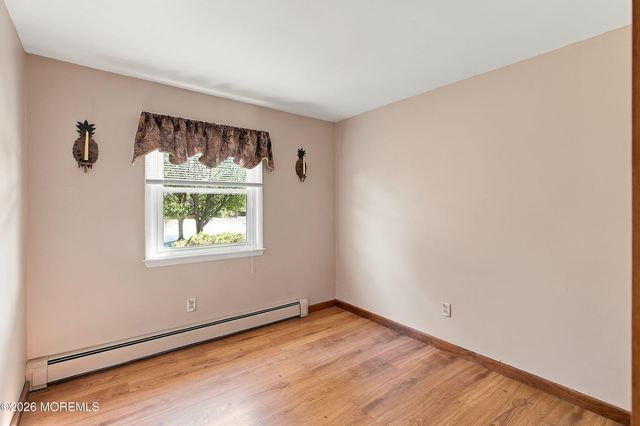 32 Arneytown Hornerstown Road, Cream Ridge, NJ 08514