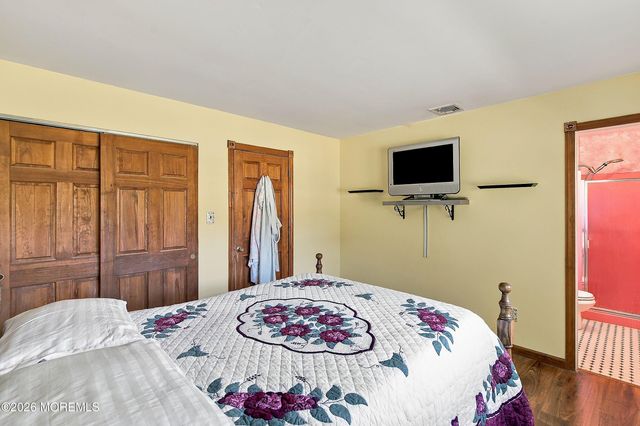 32 Arneytown Hornerstown Road, Cream Ridge, NJ 08514