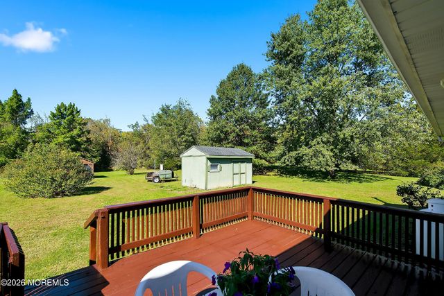 32 Arneytown Hornerstown Road, Cream Ridge, NJ 08514