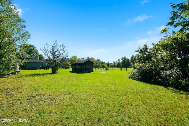 32 Arneytown Hornerstown Road, Cream Ridge, NJ 08514