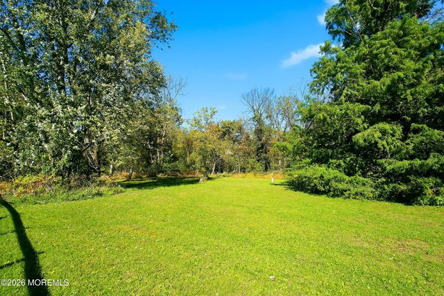 32 Arneytown Hornerstown Road, Cream Ridge, NJ 08514
