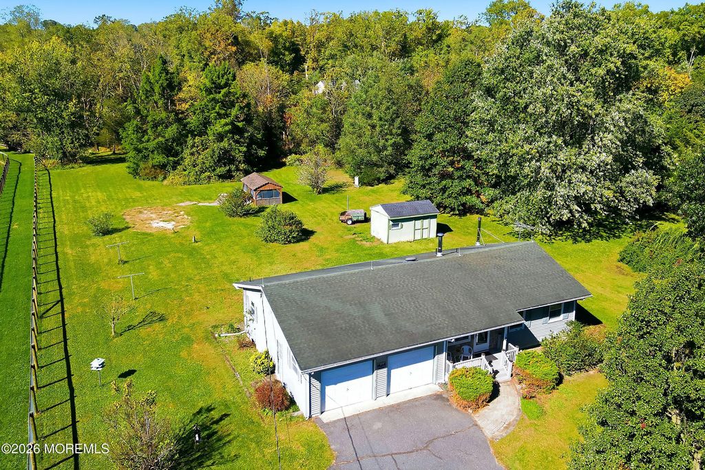 32 Arneytown Hornerstown Road, Cream Ridge, NJ 08514