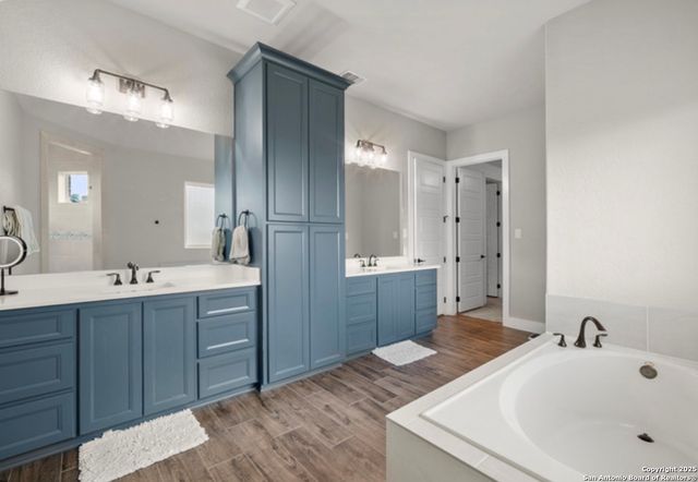 451 Stone Loop, Castroville, TX 78009