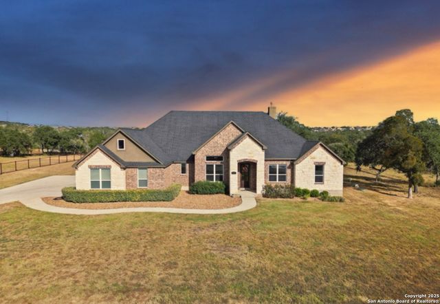 451 Stone Loop, Castroville, TX 78009