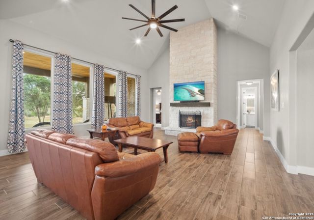 451 Stone Loop, Castroville, TX 78009