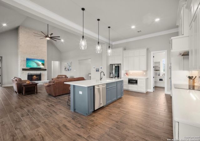 451 Stone Loop, Castroville, TX 78009