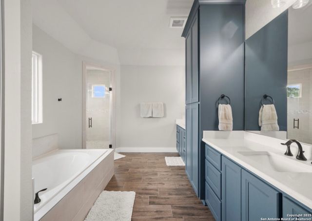 451 Stone Loop, Castroville, TX 78009