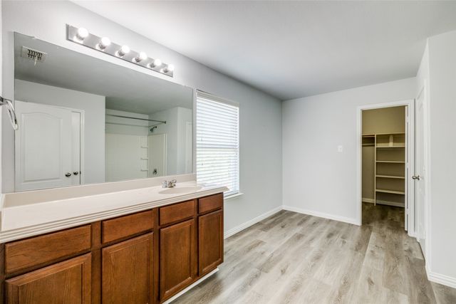 915 Penny Royal Court, Arlington, TX 76002