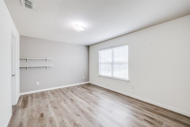 915 Penny Royal Court, Arlington, TX 76002