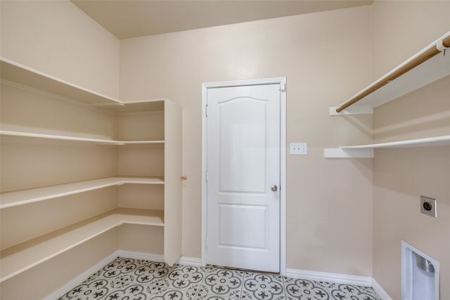 915 Penny Royal Court, Arlington, TX 76002