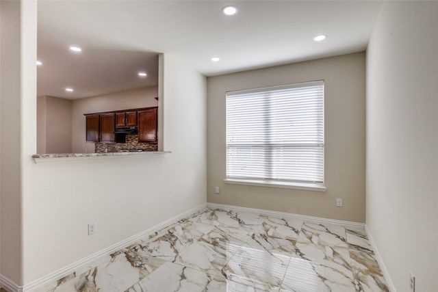 915 Penny Royal Court, Arlington, TX 76002