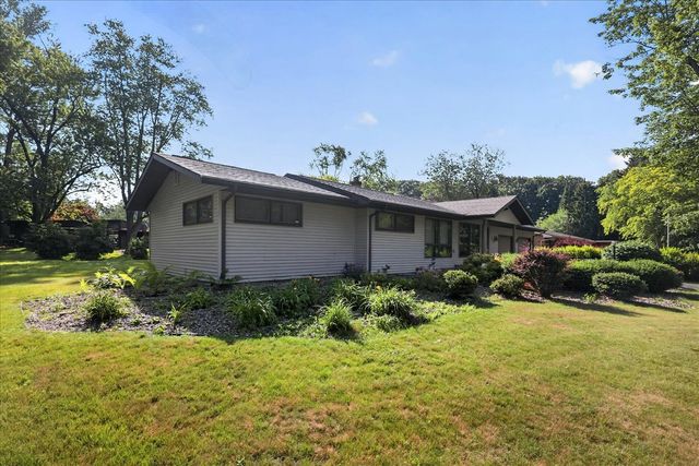 1051 Sylvan Road, Benton Harbor, MI 49022