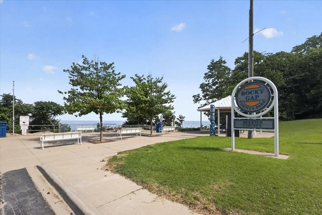 1051 Sylvan Road, Benton Harbor, MI 49022
