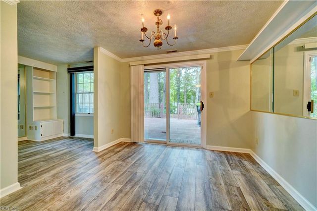 122 Sterling CT, Yorktown, VA 23693