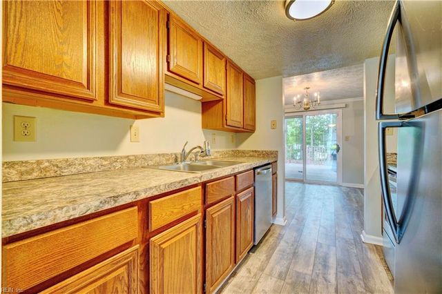 122 Sterling CT, Yorktown, VA 23693