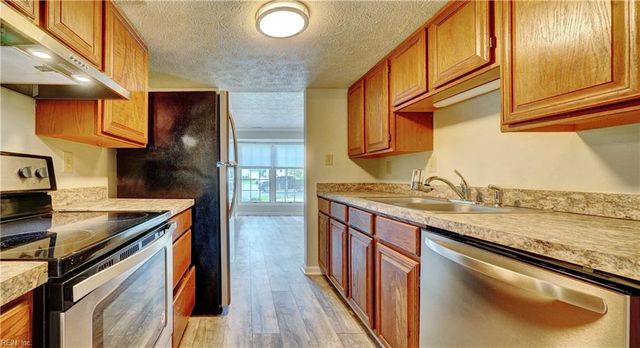 122 Sterling CT, Yorktown, VA 23693