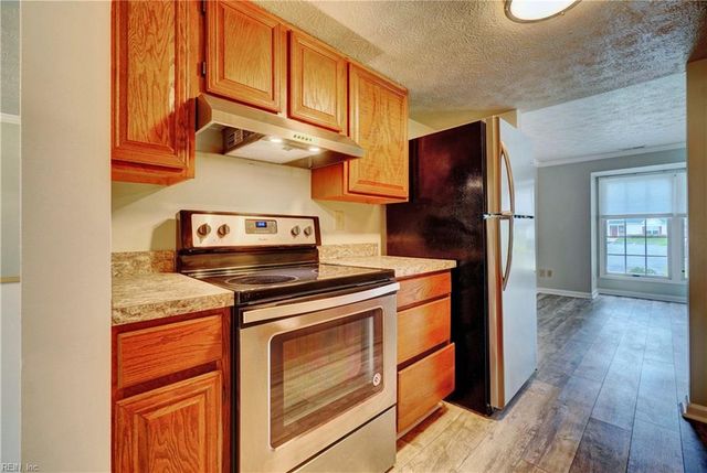 122 Sterling CT, Yorktown, VA 23693