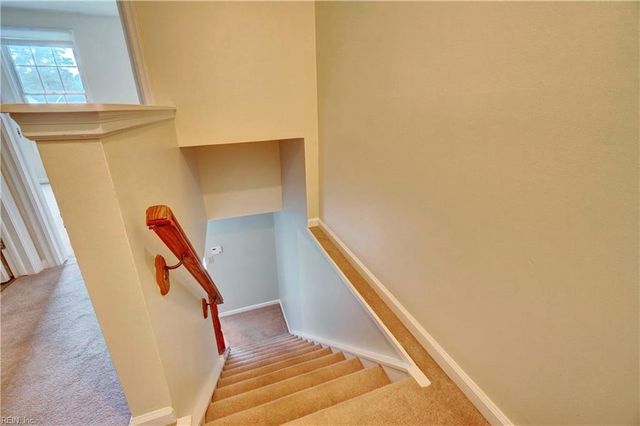 122 Sterling CT, Yorktown, VA 23693