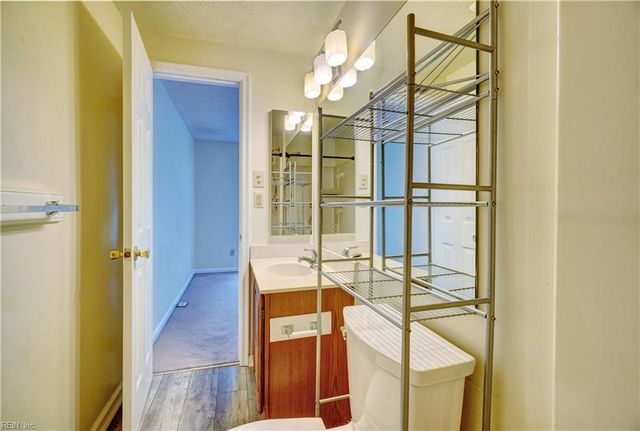 122 Sterling CT, Yorktown, VA 23693