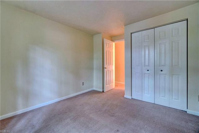 122 Sterling CT, Yorktown, VA 23693