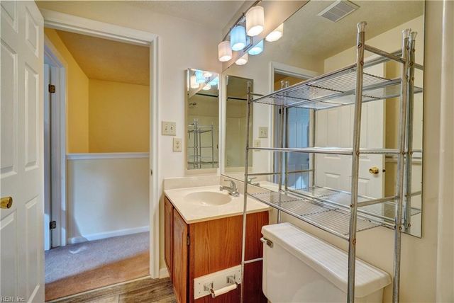 122 Sterling CT, Yorktown, VA 23693