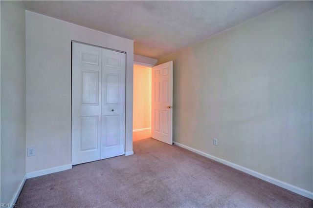 122 Sterling CT, Yorktown, VA 23693