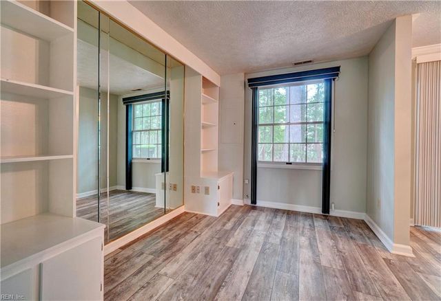 122 Sterling CT, Yorktown, VA 23693