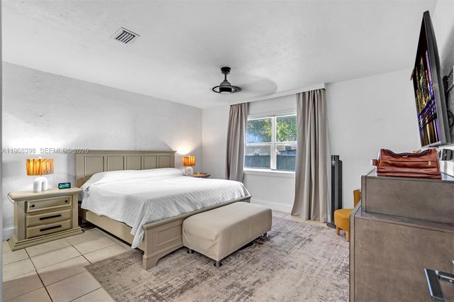 3364 NW 51st Ter, Miami, FL 33142