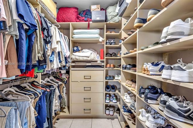 3364 NW 51st Ter, Miami, FL 33142