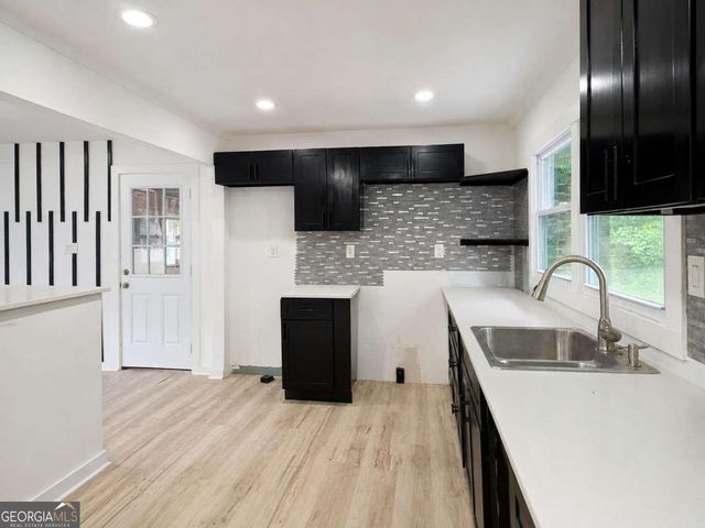 3042 Peek Road NW, Atlanta, GA 30318