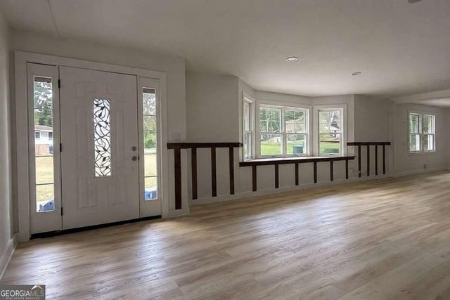 3042 Peek Road NW, Atlanta, GA 30318