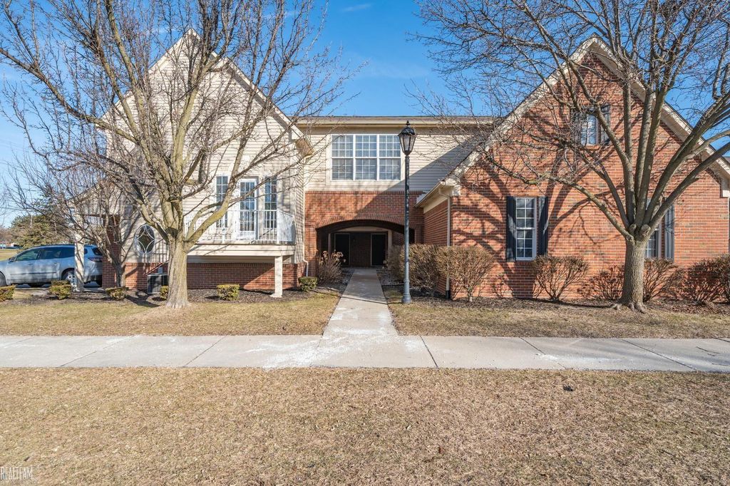 43540 Pendleton Circle, Sterling Heights, MI 48313