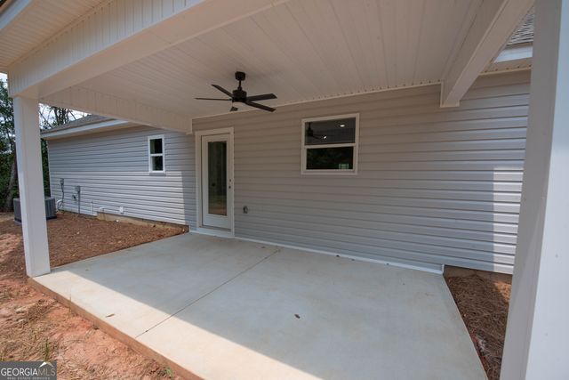 101 Little Farm Lane, Kathleen, GA 31047