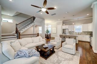 870 Wakefield Drive B, Houston, TX 77018