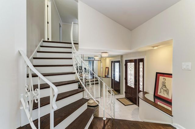 1030 W Kendall Terrace, Addison, IL 60101